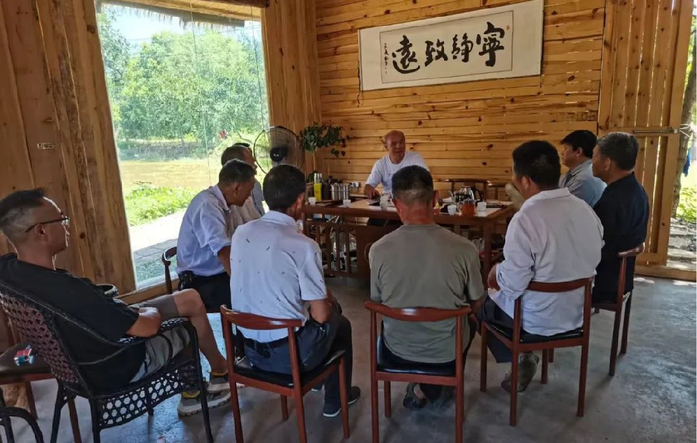 垫江联络处高峰片区召开半年工作座谈会